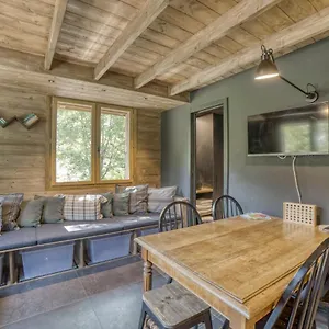 https://le-chalet-georges.hotels-rhonealpes.com